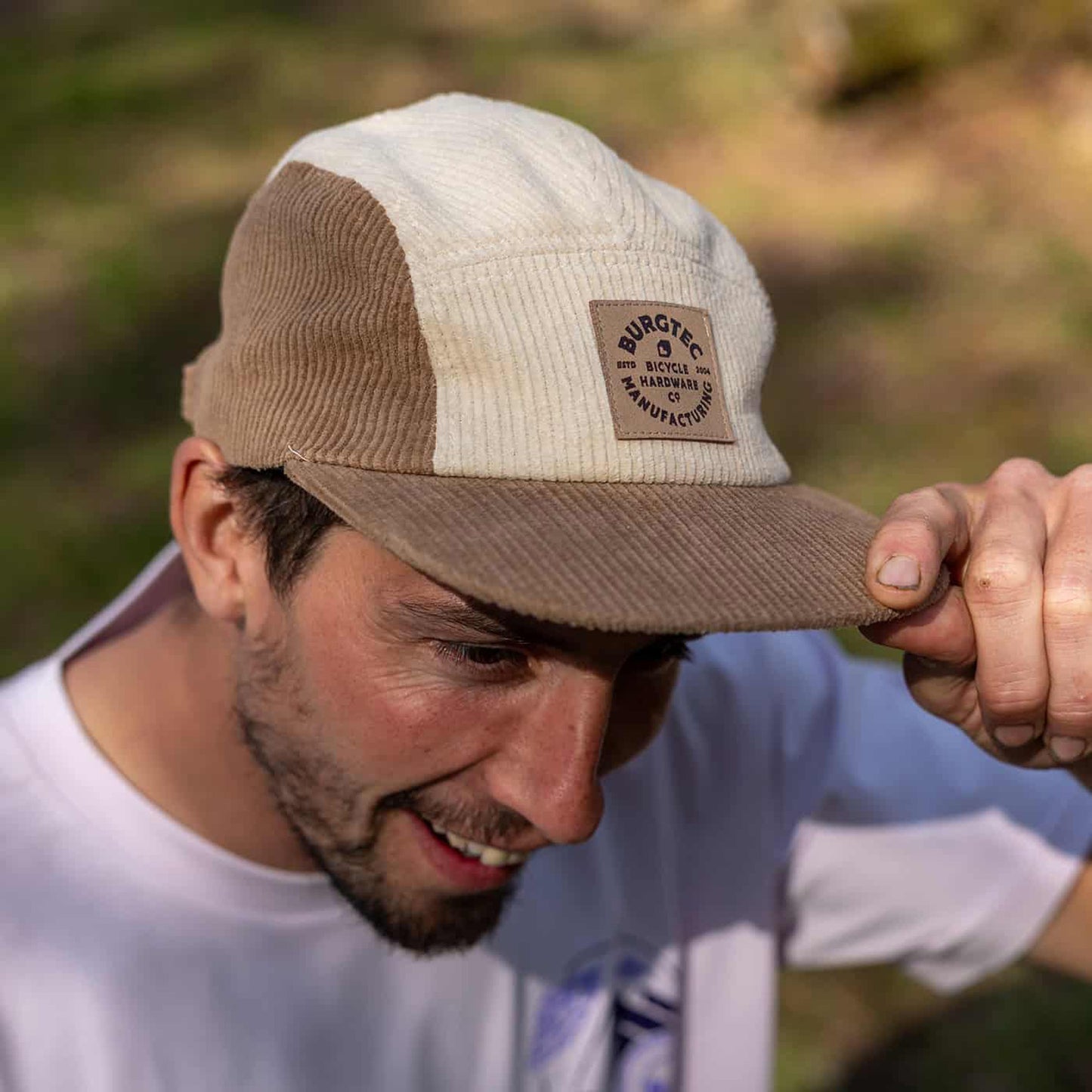 Mütze BURGTEC BANDIT CORDUROY FIVE PANEL Beige/Braun