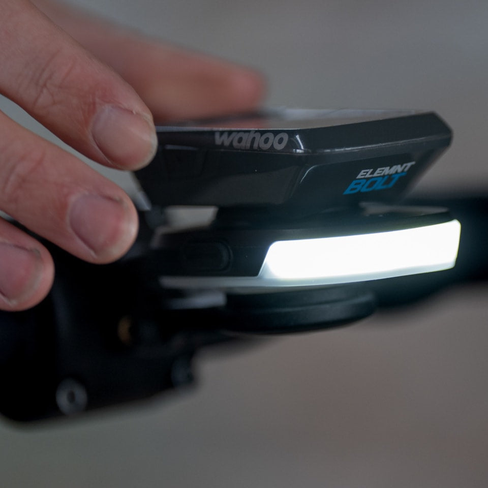 Frontlicht BBB SLICE 300 mit GPS-Einsatz GARMIN WAHOO