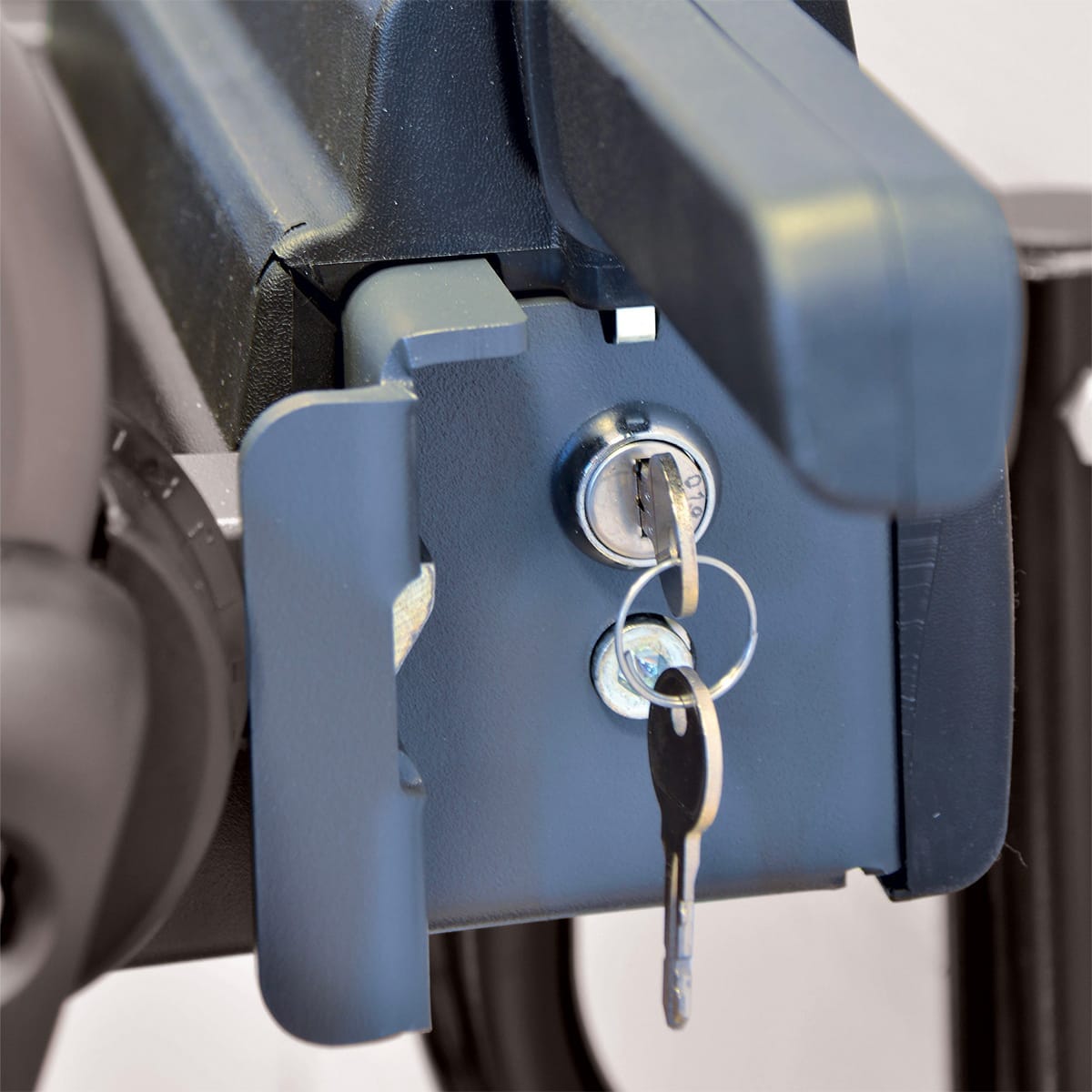 Fahrradträger PERUZZO PURE INSTINCT 4 Fahrräder auf der Anhängerkupplung