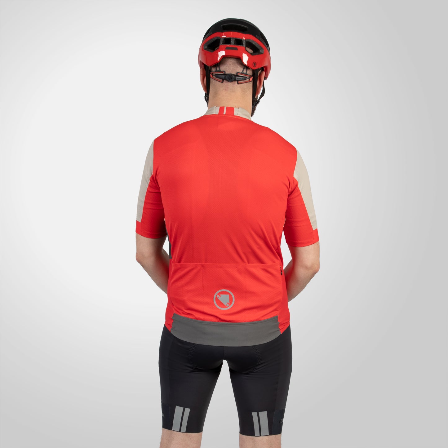 ENDURA FS260 Kurze Trägerhose Grau