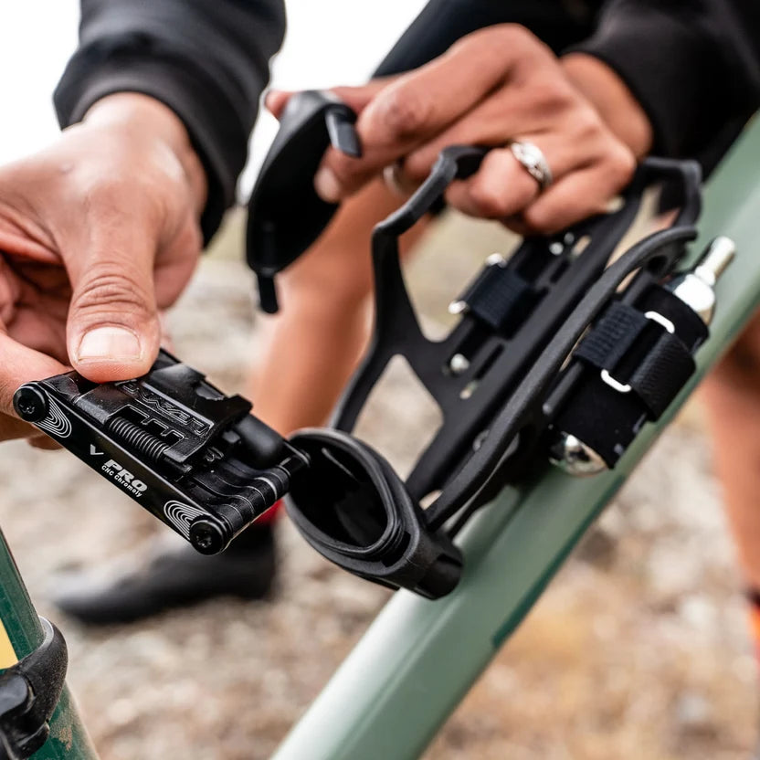 Flaschenhalter und Werkzeughalter LEZYNE TUBELESS FLOW STORAGE Schwarz