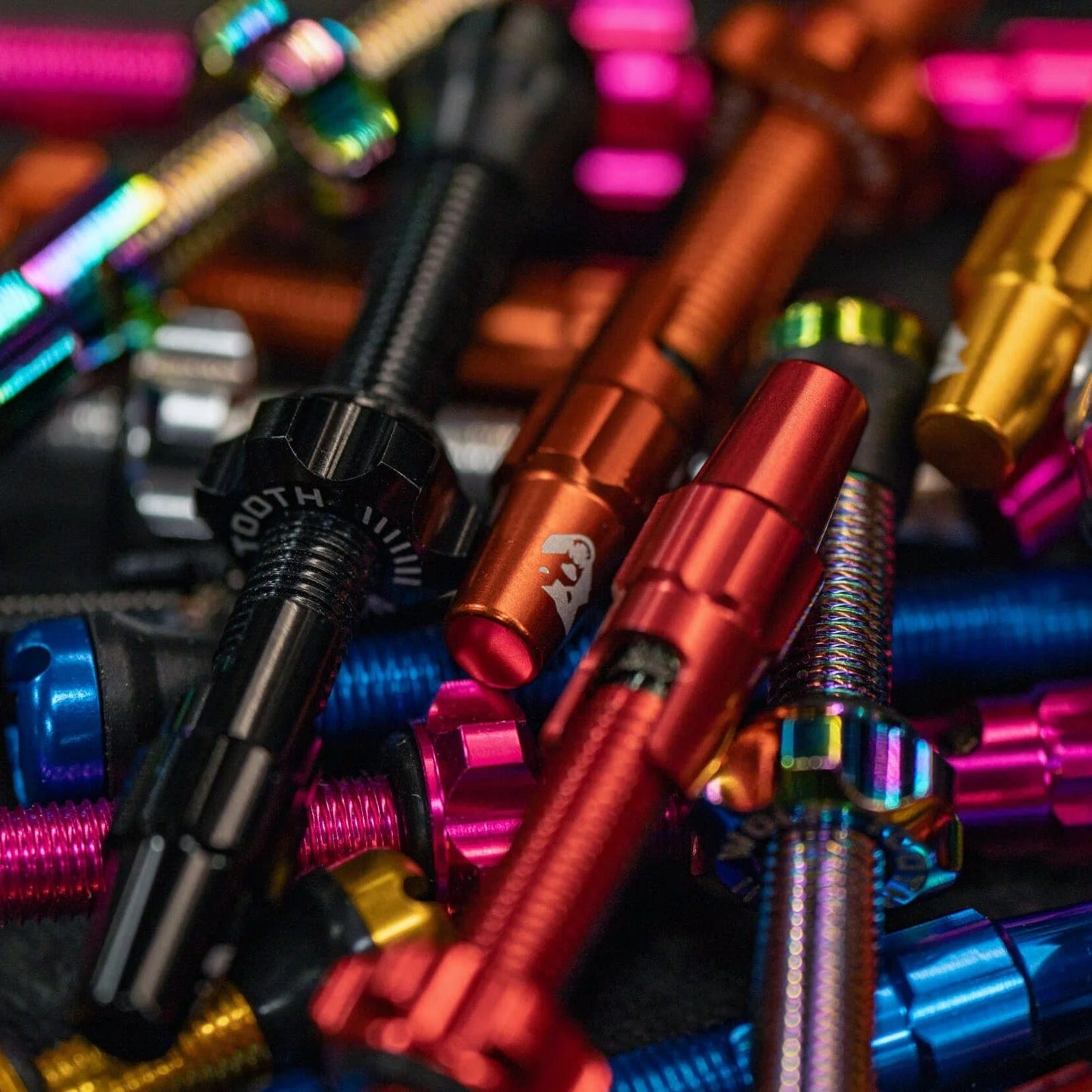 Tubeless-Ventil WOLF TOOTH CLIK VALVE Rot