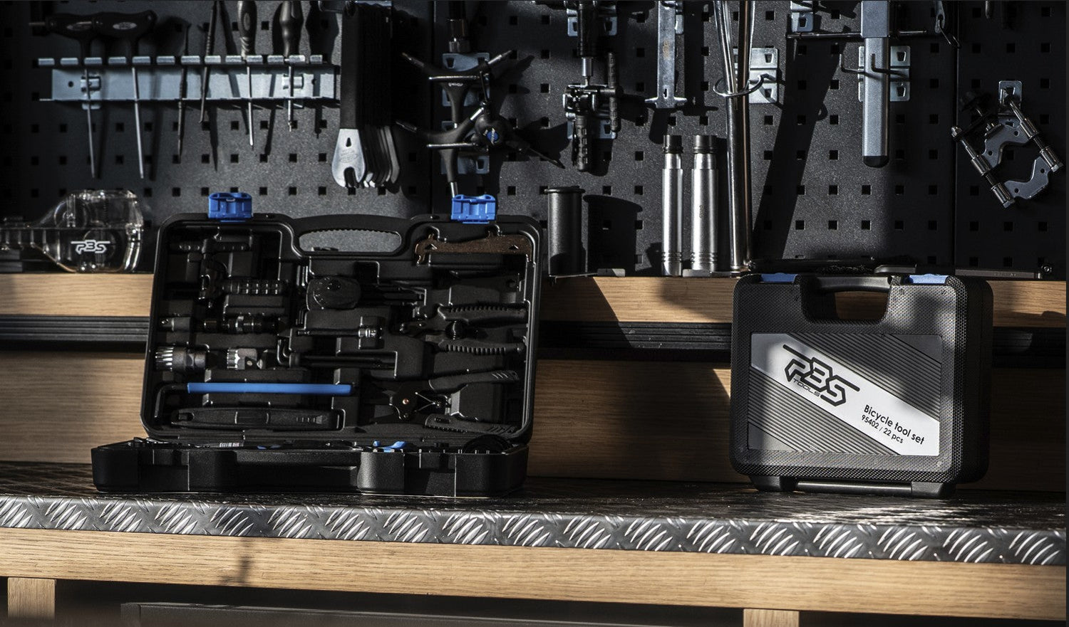 ZUBEHÖR - Werkzeugkisten und -sets