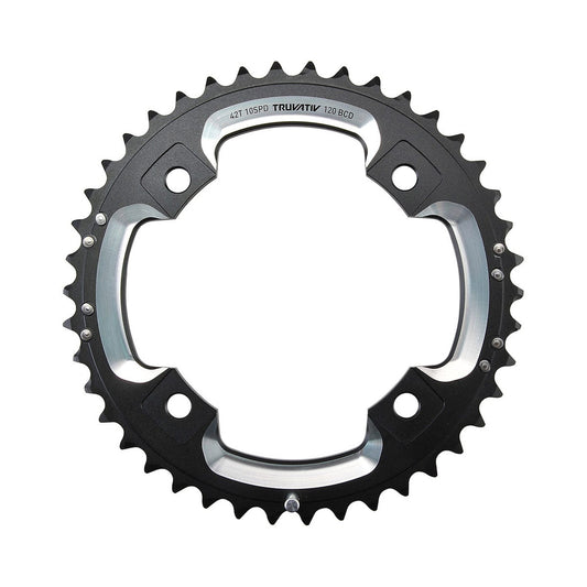SRAM/TRUVATIV äußeres Kettenblatt, 10-fach, 4-Loch, 120 mm, 39 Zähne, Aluminium, schwarz/silber — Ansicht des Kettenblatts vor weißem Hintergrund