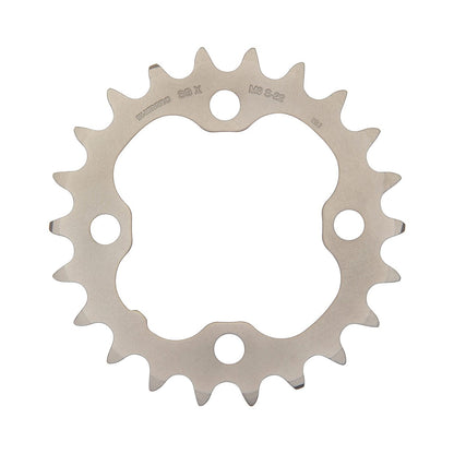 SHIMANO DEORE M590 inneres Kettenblatt, 9-fach, 4-Loch, 64 mm, silber — Ansicht des Kettenblatts vor weißem Hintergrund
