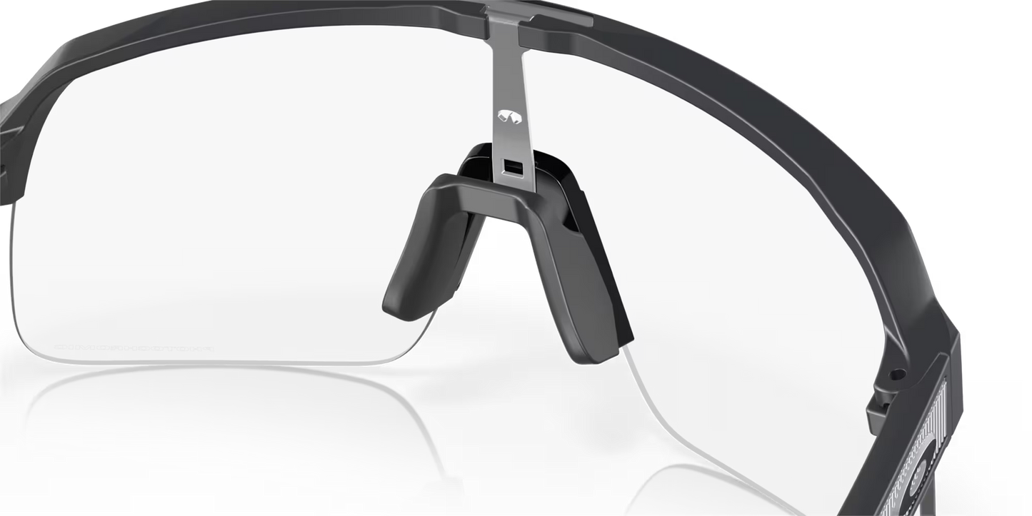 Brille OAKLEY SUTRO LITE Matt Carbon Glas Clear Photochromic - O9463-4539