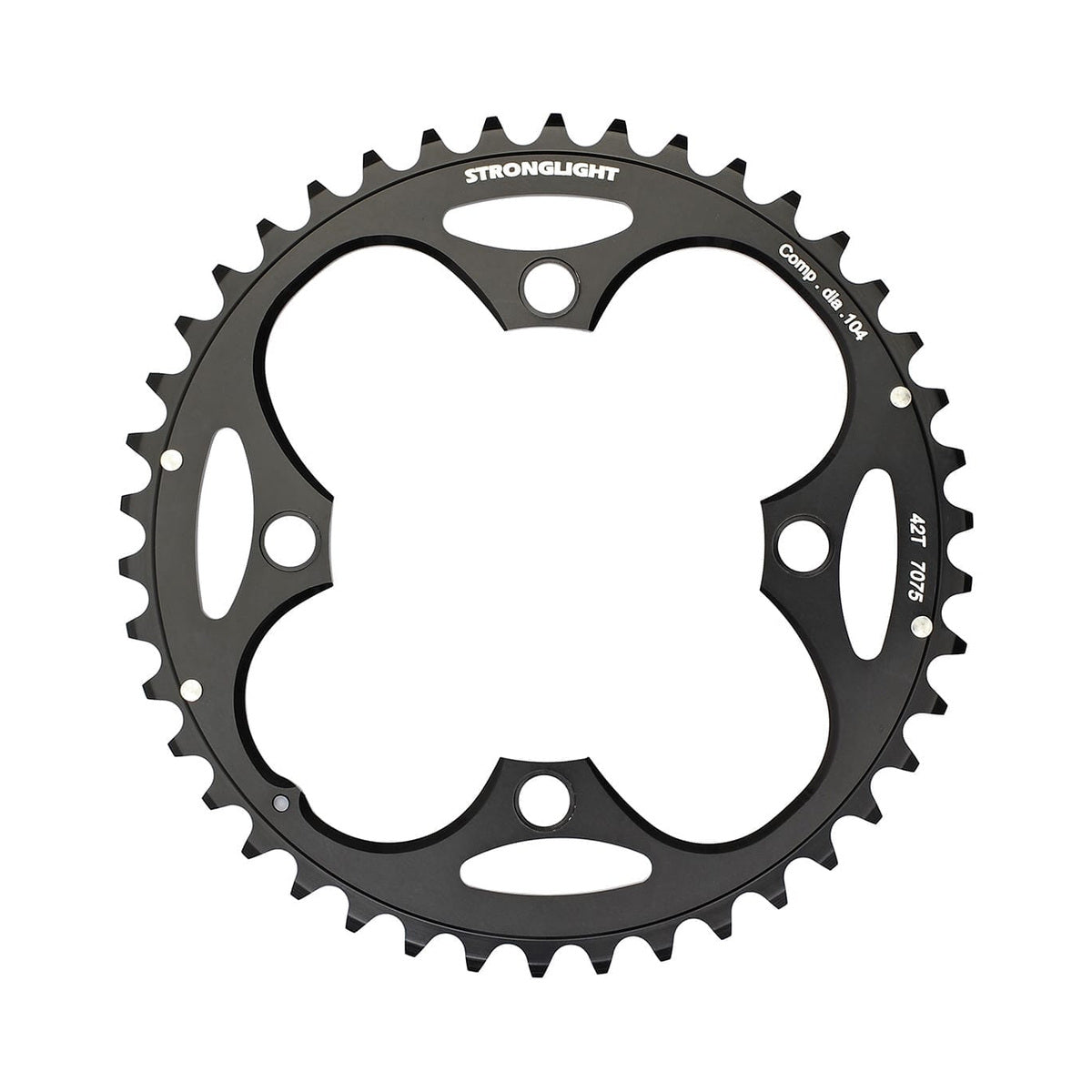 Äußeres Kettenblatt STRONGLIGHT Aluminium 7075 9-fach, 4-Loch, 104 mm — Kettenblatt auf weißem Hintergrund
