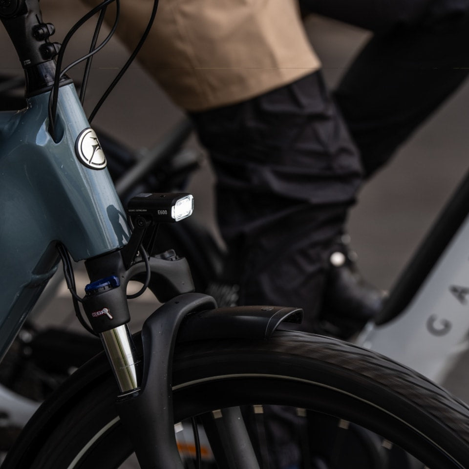 Frontlicht BBB E-STRIKE URBAN 2000 mit Kabelsteuerung