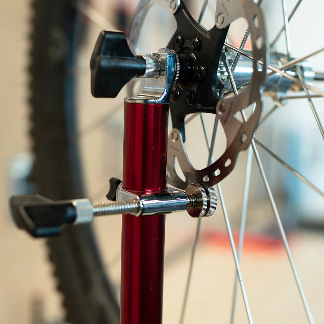 Pro FEEDBACK Truing Ständer mit Achsenadapter