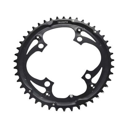 Äußeres Kettenblatt SRAM MTB 104BCD 9/10-fach, 4-Loch, 104 mm — Kettenblatt auf weißem Hintergrund