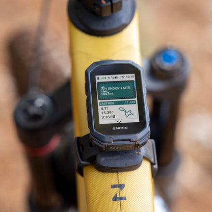 GARMIN EDGE MTB GPS-Fahrradcomputer — an einem Mountainbike montiert