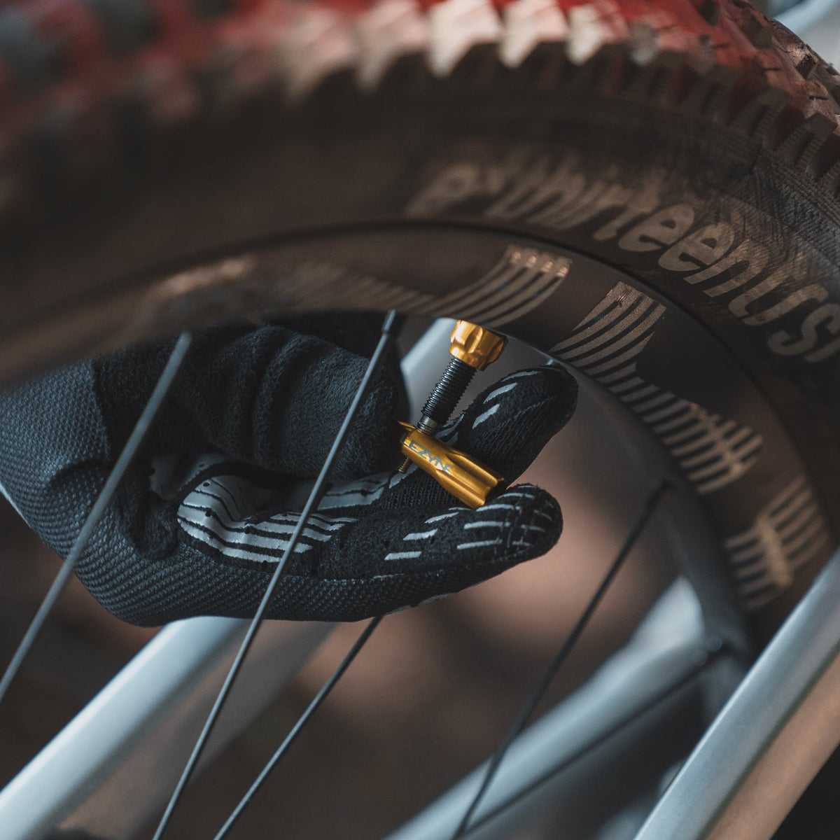 LEZYNE CNC Ventilkappe Gold