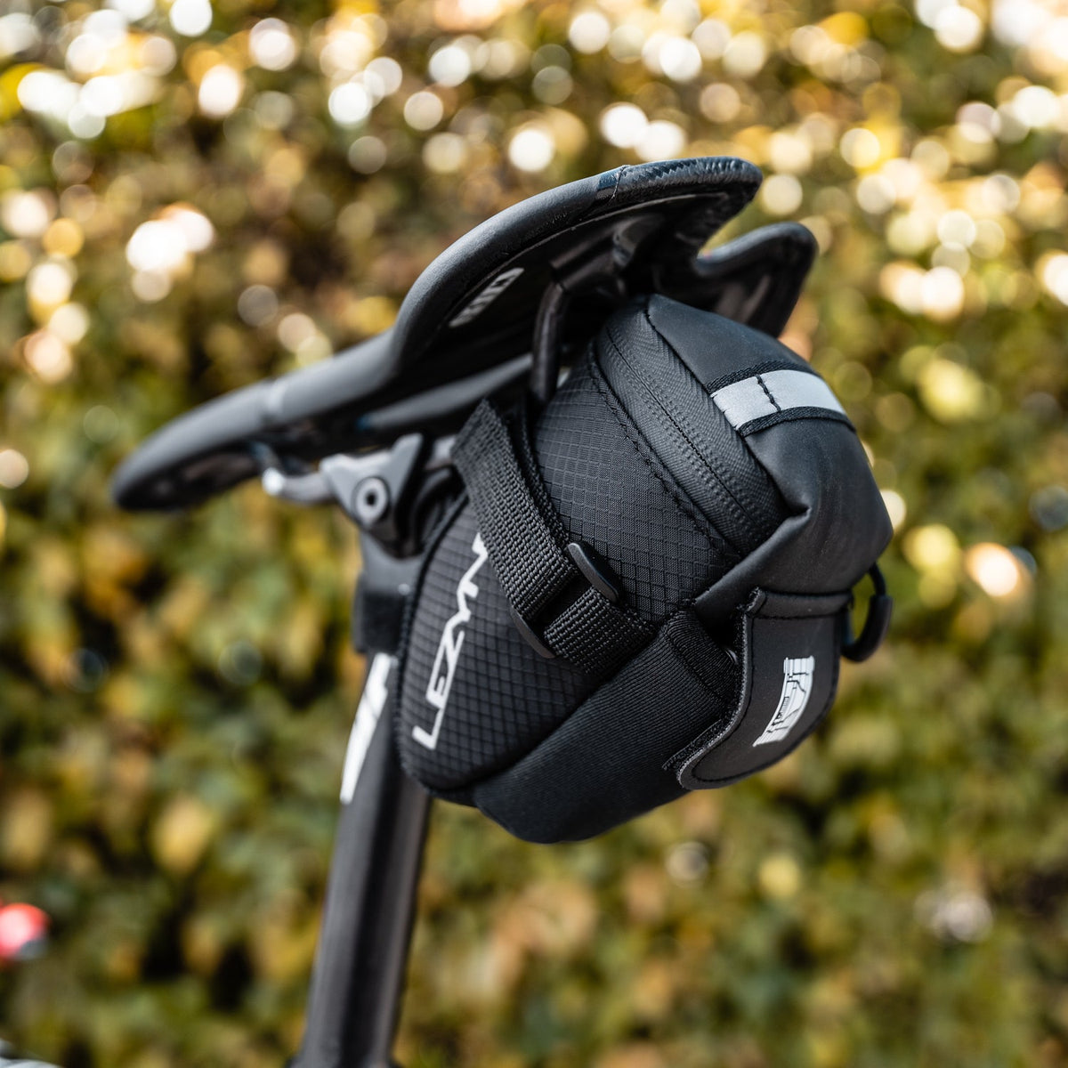 LEZYNE Caddy Satteltasche mit Tubeless-Kit