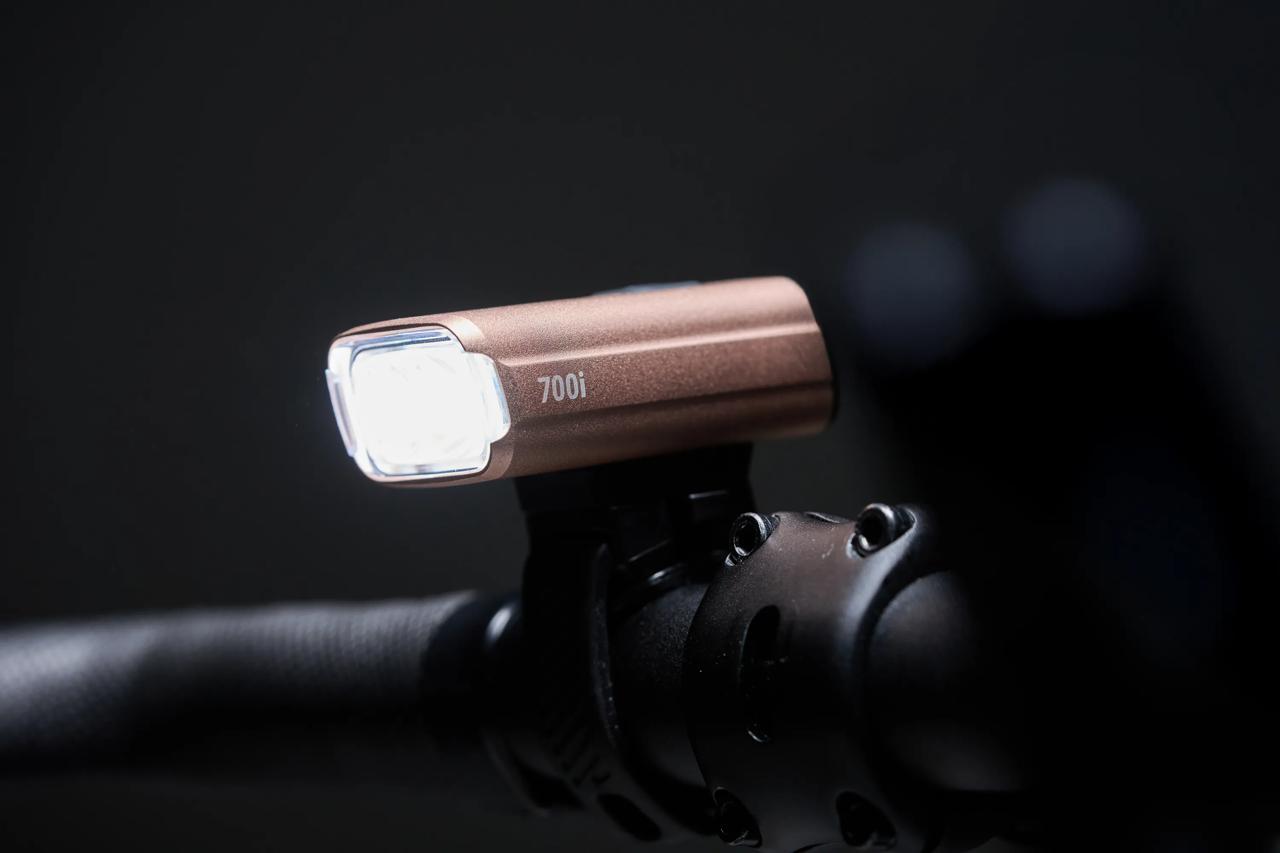 Frontbeleuchtung BBB NANOSTRIKE 700 i Rosa