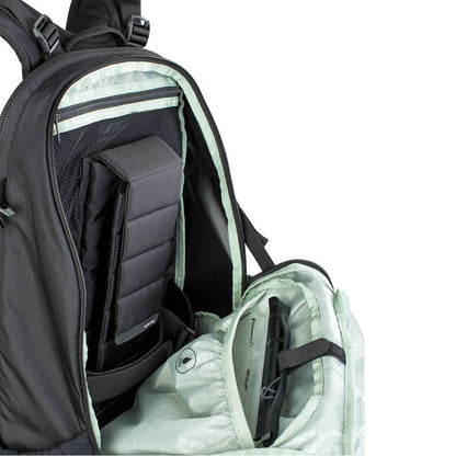 Rucksack mit Rückenprotektor EVOC TRAIL E-RIDE 20L Schwarz