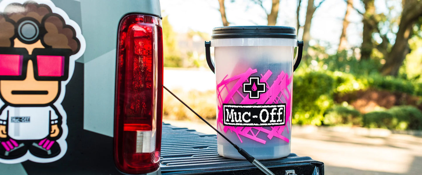 MUC-OFF BUCKET KIT Pflege-Kit