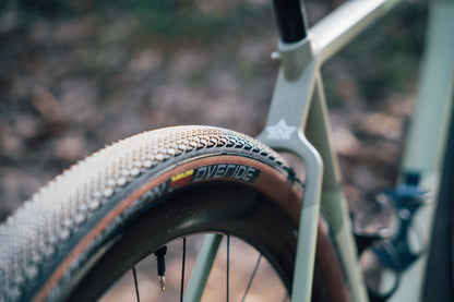 HUTCHINSON OVERIDE Hardskin Tubeless-Ready-Reifen, Braun
