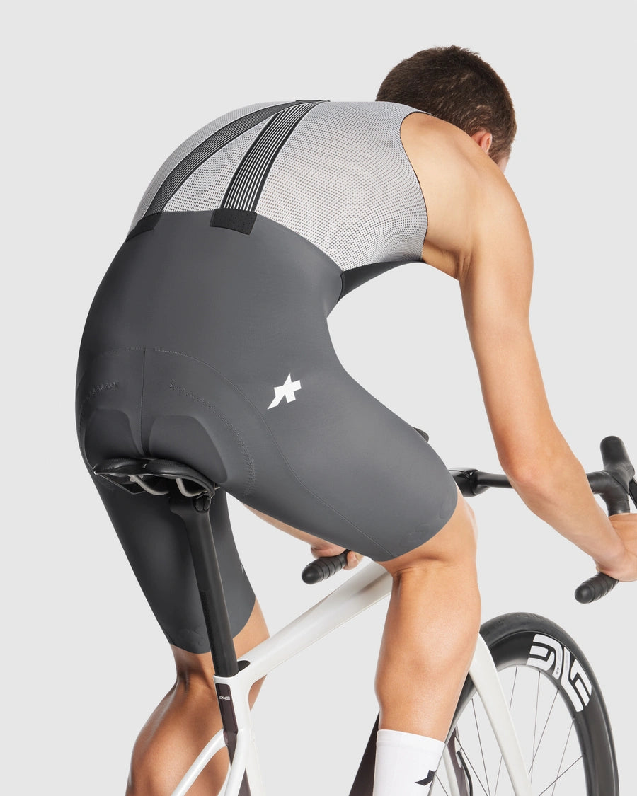 ASSOS EQUIPE R S11 Kurze Trägerhose Grau