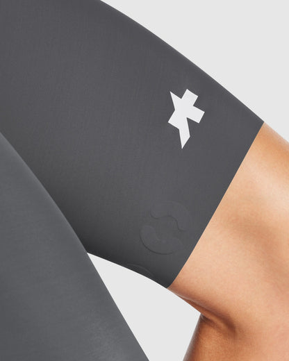 Träger-Kurzradhose ASSOS EQUIPE R S11 Grau