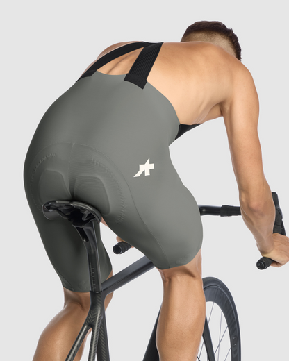 Kurz-Trägerhose ASSOS EQUIPE R S11 Khaki