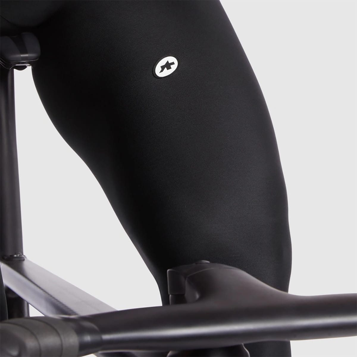 ASSOS MILLE GT WINTER C2 Lange Trägerhose Schwarz