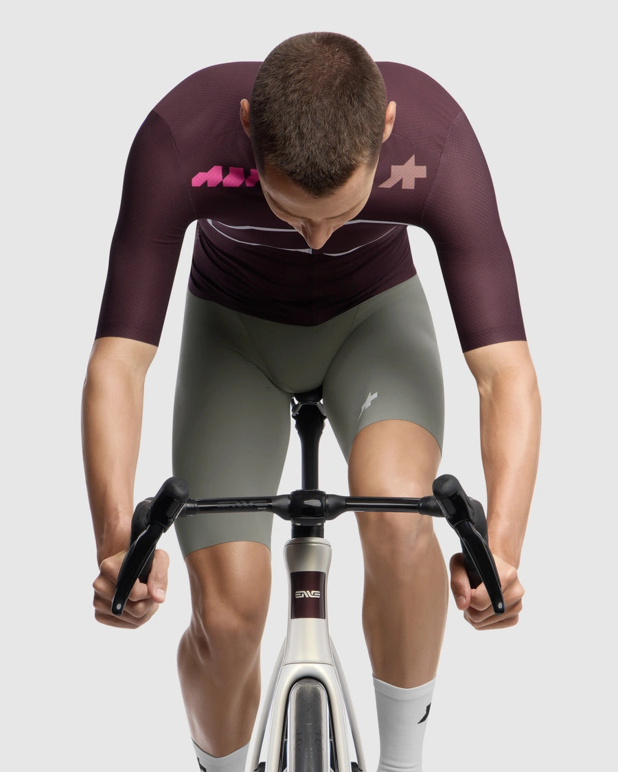 ASSOS EQUIPE EQUIPE R S11 We are the A Trikot Kurzarm Rot