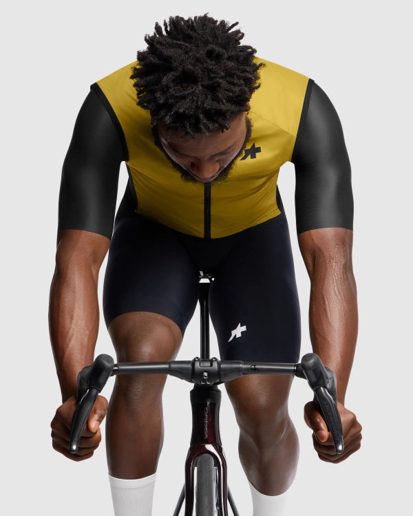 ASSOS MILLE GT WIND S11 Golden Yellow Ärmellose Jacke