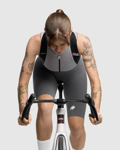 Damen-Träger-Kurzradhose ASSOS DYORA R S11 Grau