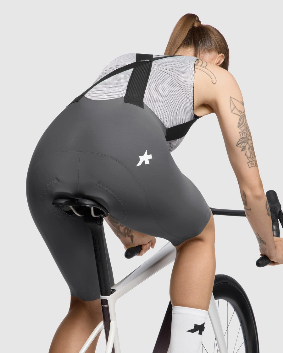 ASSOS DYORA R S11 Damen Kurz Trägerhose Grau