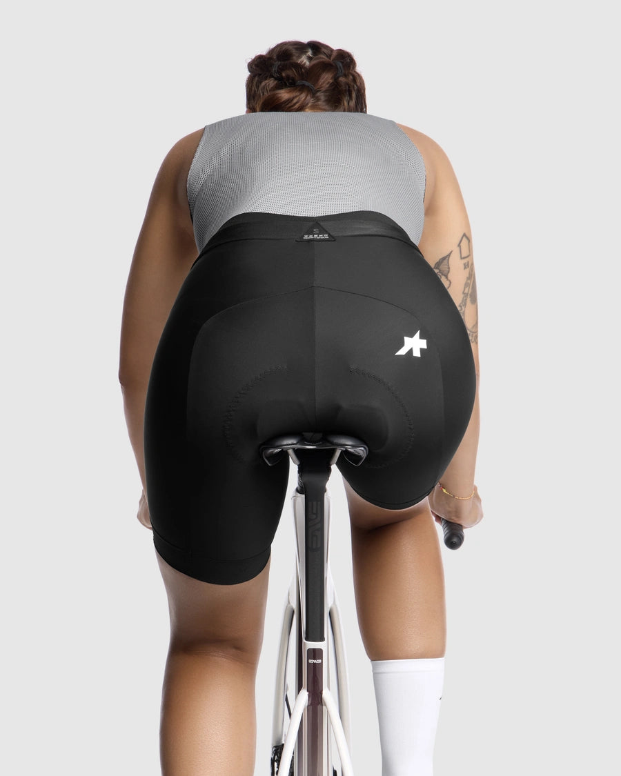 ASSOS UMA GT HALF S11 Damen Kurzhosen Schwarz