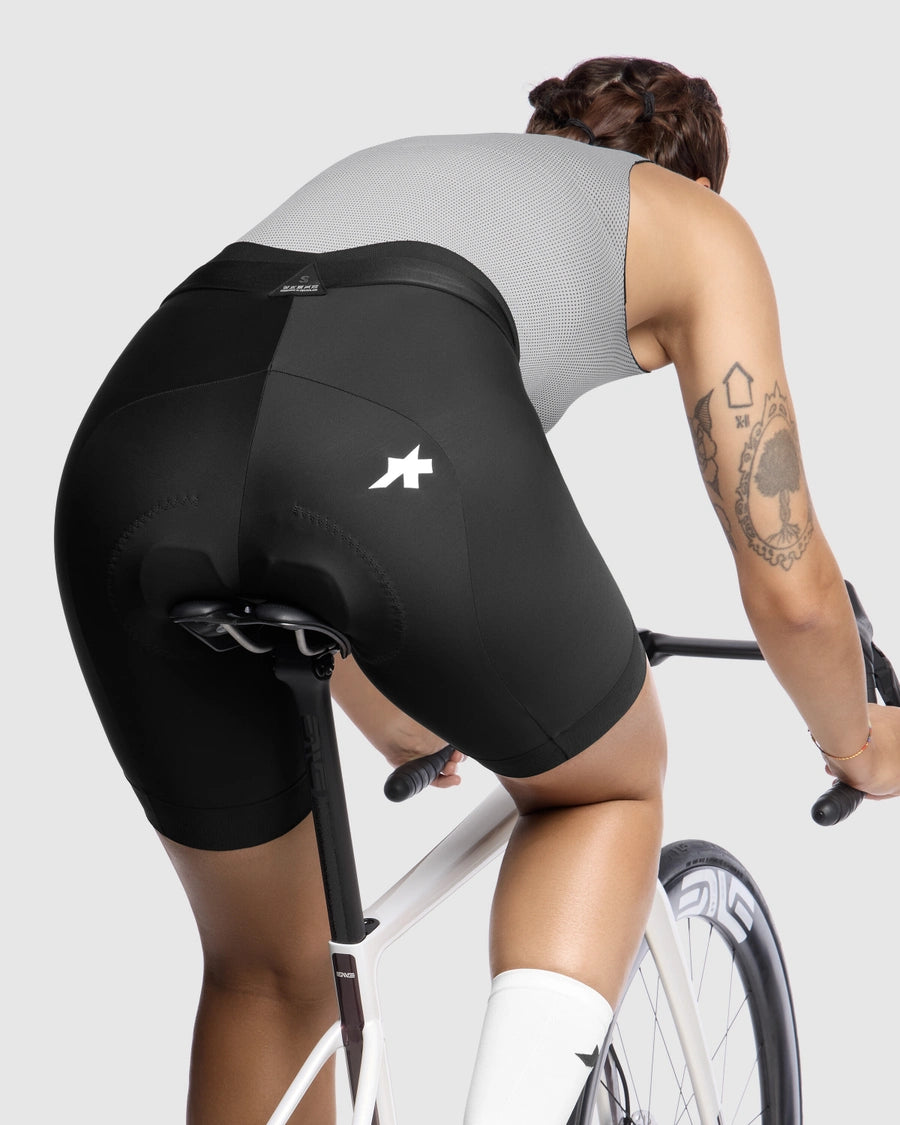 ASSOS UMA GT HALF S11 Damen Kurzhosen Schwarz