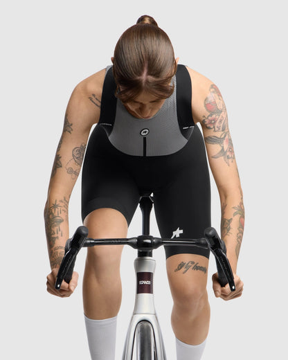 Kurze Radhose mit Trägern ASSOS UMA GT S11 Damen Schwarz