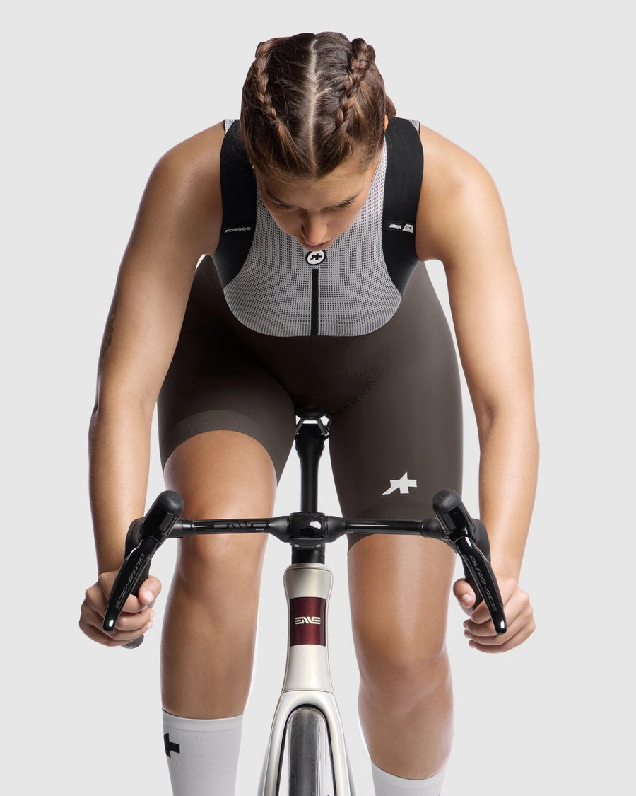 ASSOS UMA GT S11 Damen Kurz Trägerhose Braun