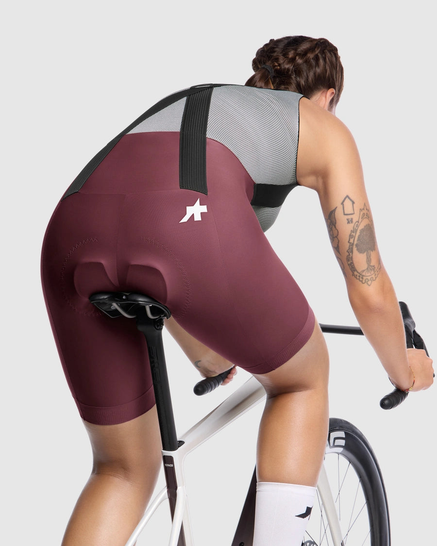 ASSOS UMA GT S11 Damen Burgundy Red Kurze Trägerhose