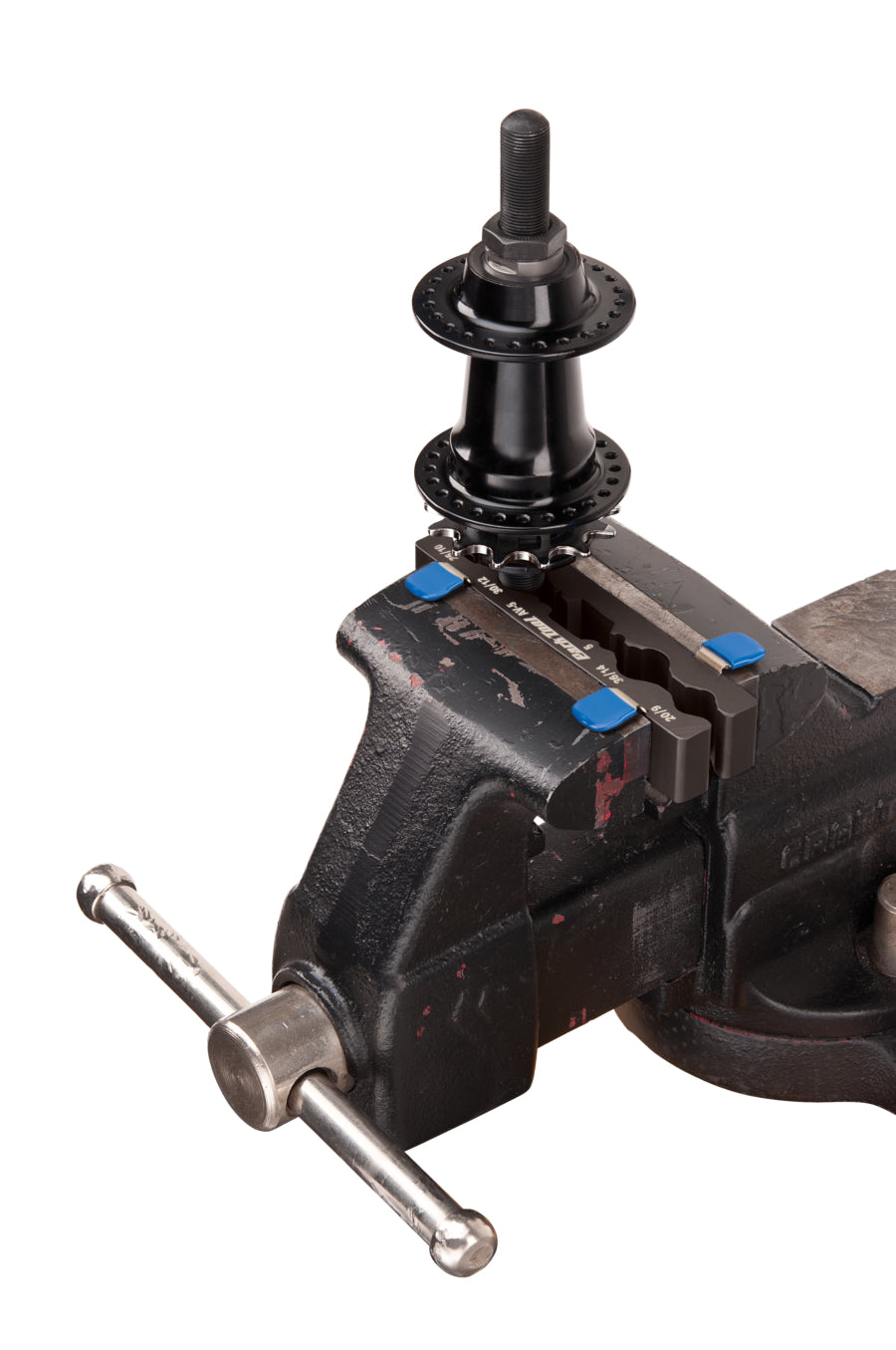 Park Tool AV-5 im Schraubstock mit einer 14-mm-Achse