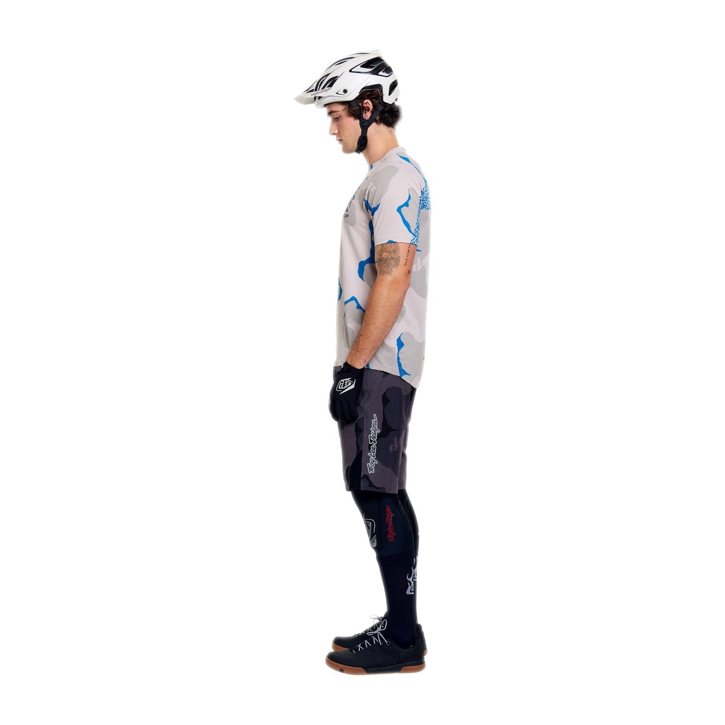 TROY LEE DESIGNS SKYLINE PRO FLOW CAMO Carbon Shorts mit Liner BN3TH