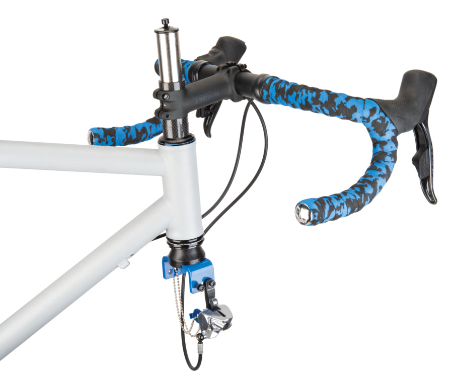 Park Tool DF-1 hält ein Rennrad mit Flat-Mount-Bremse