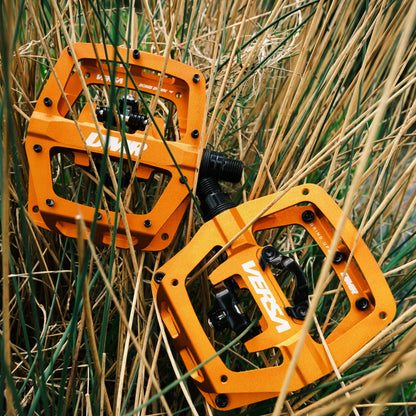 Kombi-Pedale (Plattform/Klick) DMR VERSA Orange