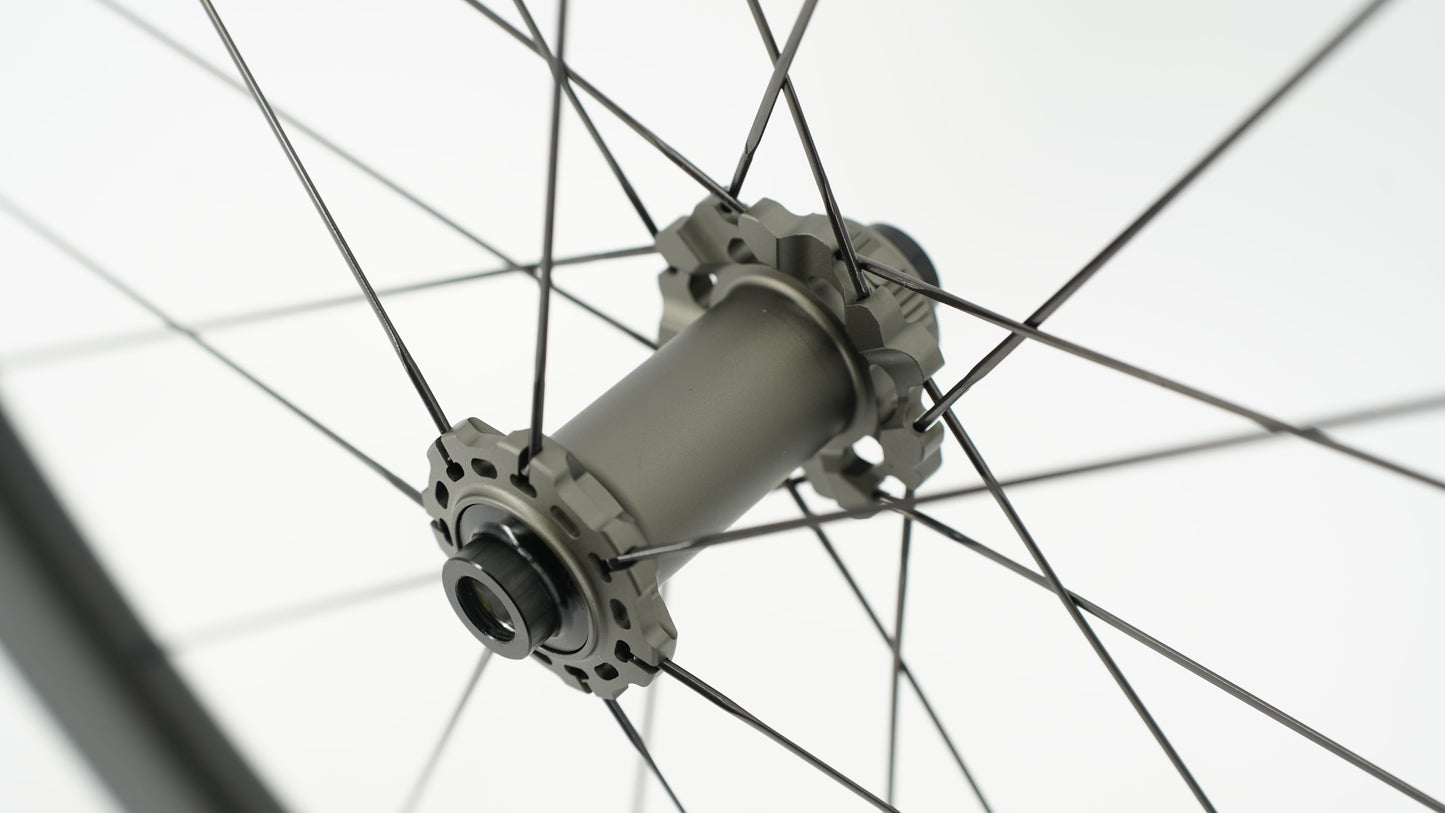 Paar Laufräder SCOM AERO 50-62 Tubeless Ready (Center Lock)
