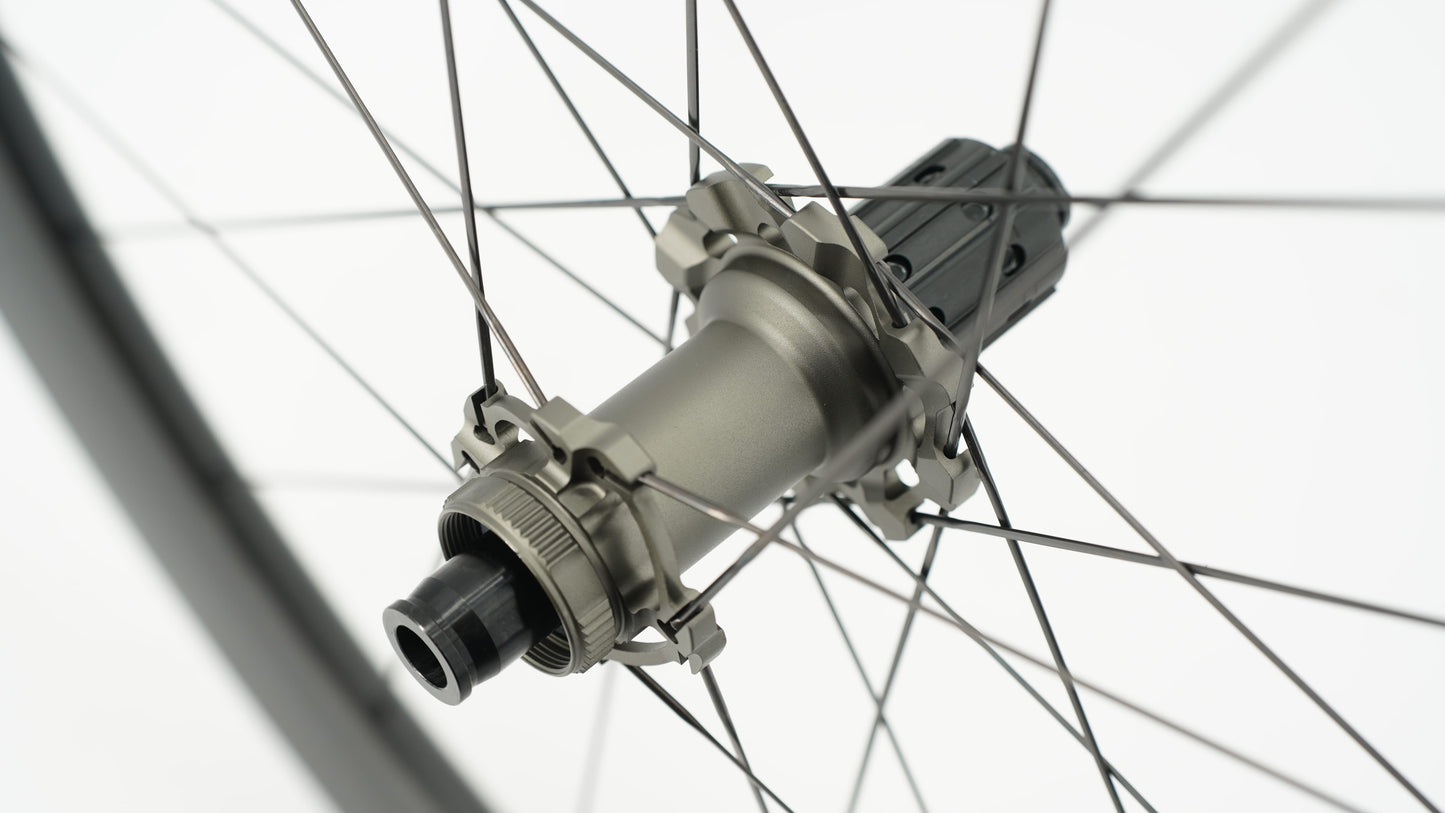 Laufradpaar SCOM AERO 50 Tubeless Ready (Center Lock)