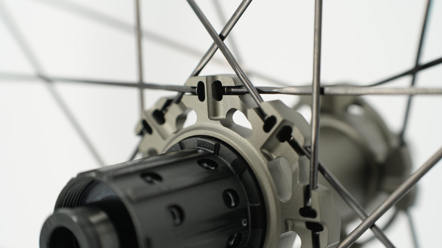 Paar Laufräder SCOM AERO 50-62 Tubeless Ready (Center Lock)