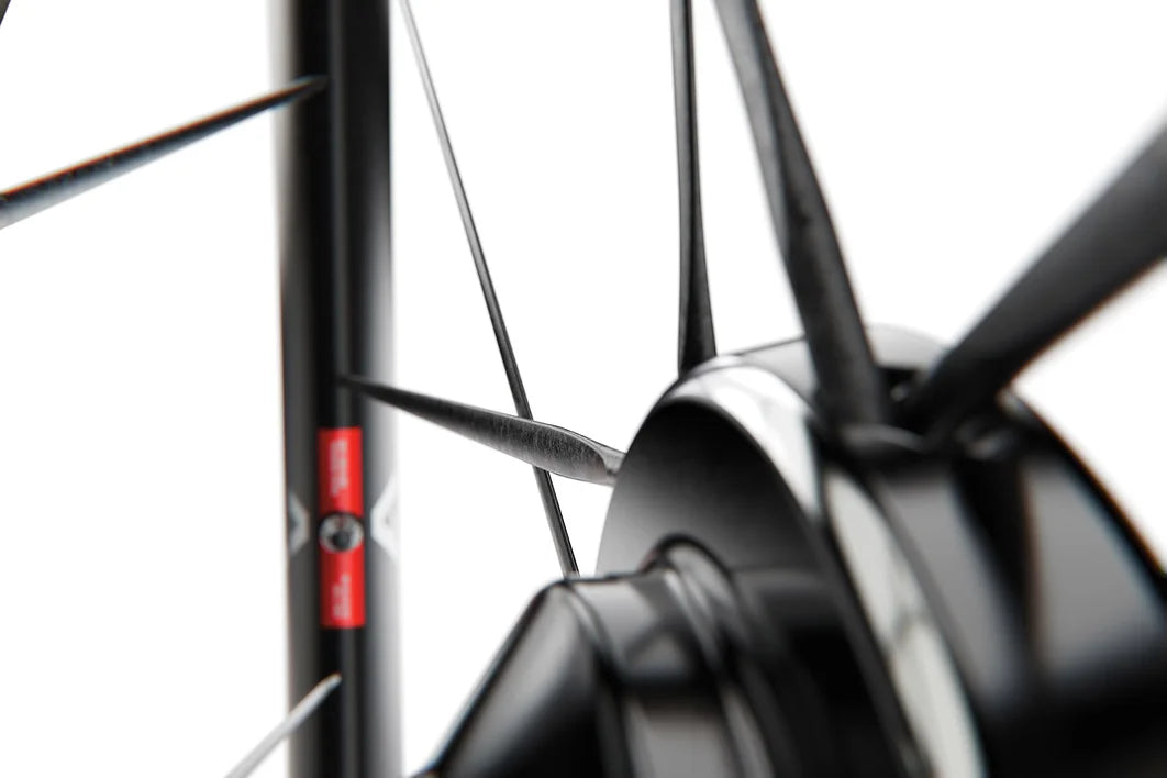 DT SWISS ARC 1100 DICUT WTS 38 Tubeless Ready Vorderrad (Center Lock)
