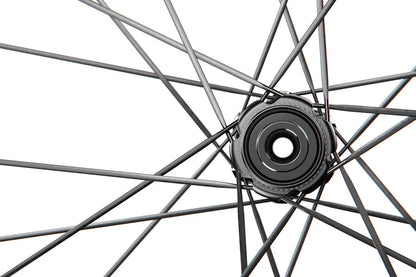 Speichendetail DT Swiss A 1800 SPLINE