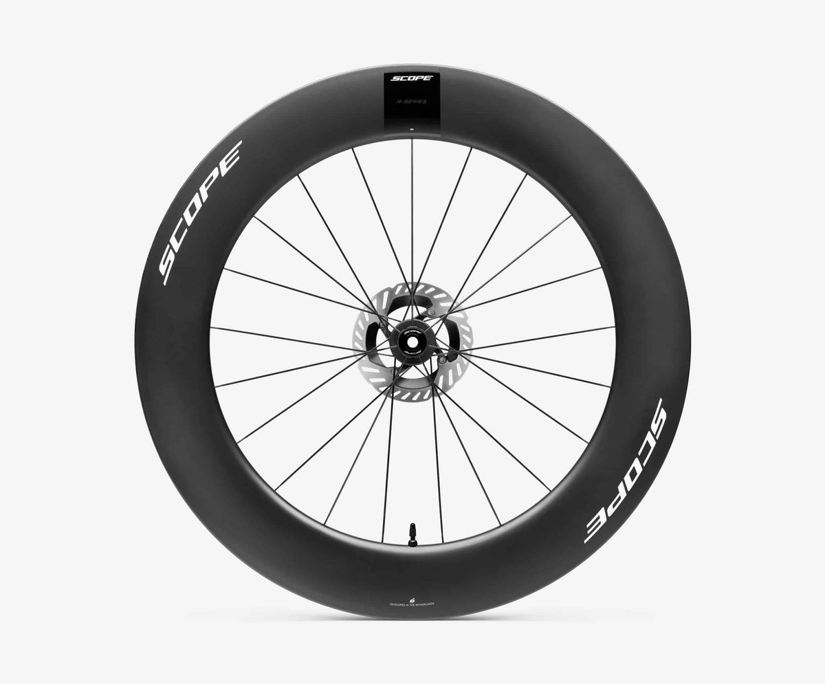 SCOPE Race R8T – Vorne