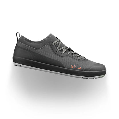 MTB-Schuhe FIZIK VERSOR 2 FLAT Grau/Schwarz