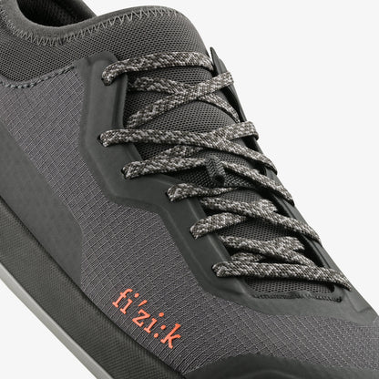 MTB-Schuhe FIZIK VERSOR 2 FLAT Grau/Schwarz