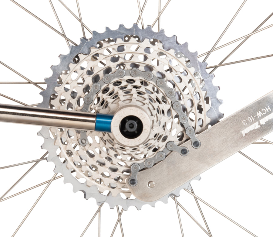 Park Tool HCW-16.3 beim Lösen eines Kassettenverschlussrings