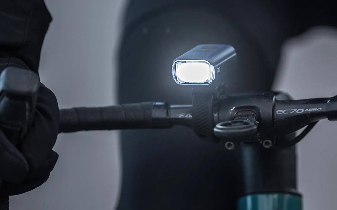 Frontbeleuchtung BBB NANOSTRIKE 700 i Blau