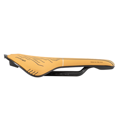 Sattel PROLOGO NAGO R4 PAS AGX 137mm Schienen Nack Beige