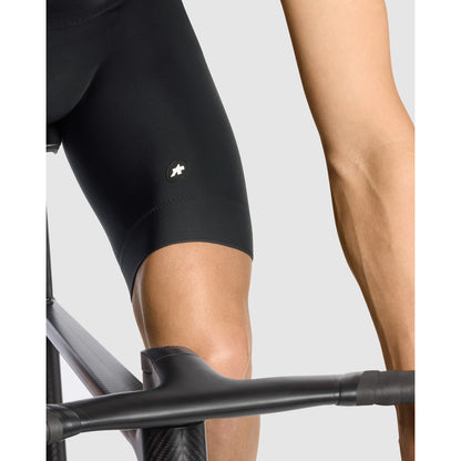 Kurz-Trägerhose ASSOS EQUIPE R SPRING FALL S11 Schwarz